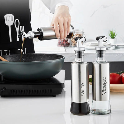 (30% DI SCONTO) Bottiglie di vetro per olio da cucina e salsa di soia rivestite in acciaio inossidabile 304 con beccucci antigoccia.