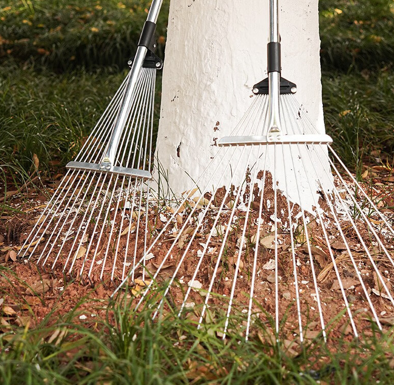 (30% di sconto) Rastrello da giardino retrattile in acciaio inox